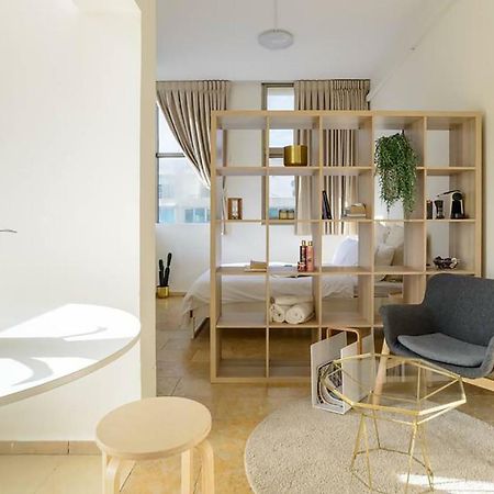 Bright And Spacious Loft By The Sea With Bomb Shelter Тел Авив Екстериор снимка
