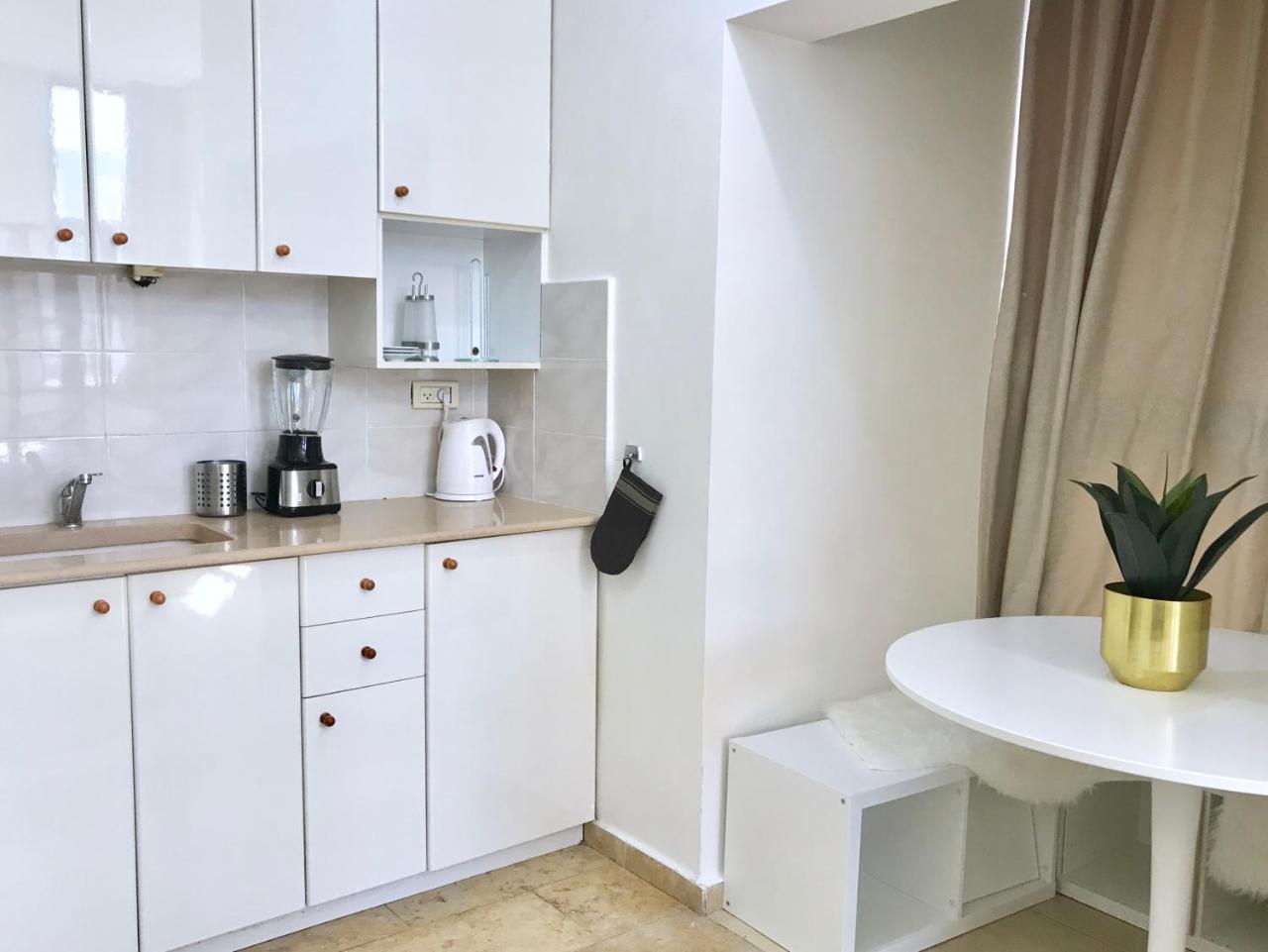 Bright And Spacious Loft By The Sea With Bomb Shelter Тел Авив Екстериор снимка