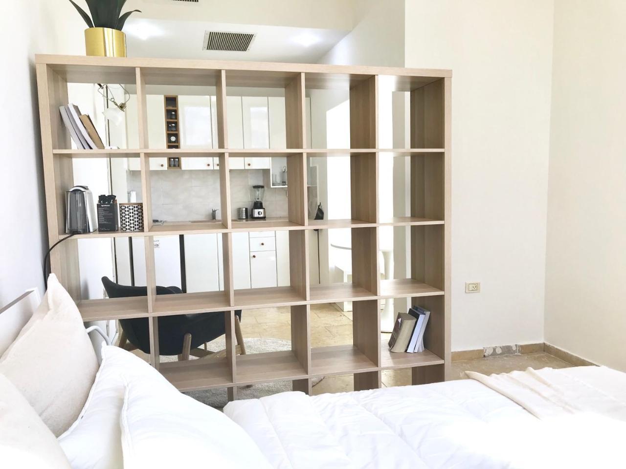 Bright And Spacious Loft By The Sea With Bomb Shelter Тел Авив Екстериор снимка
